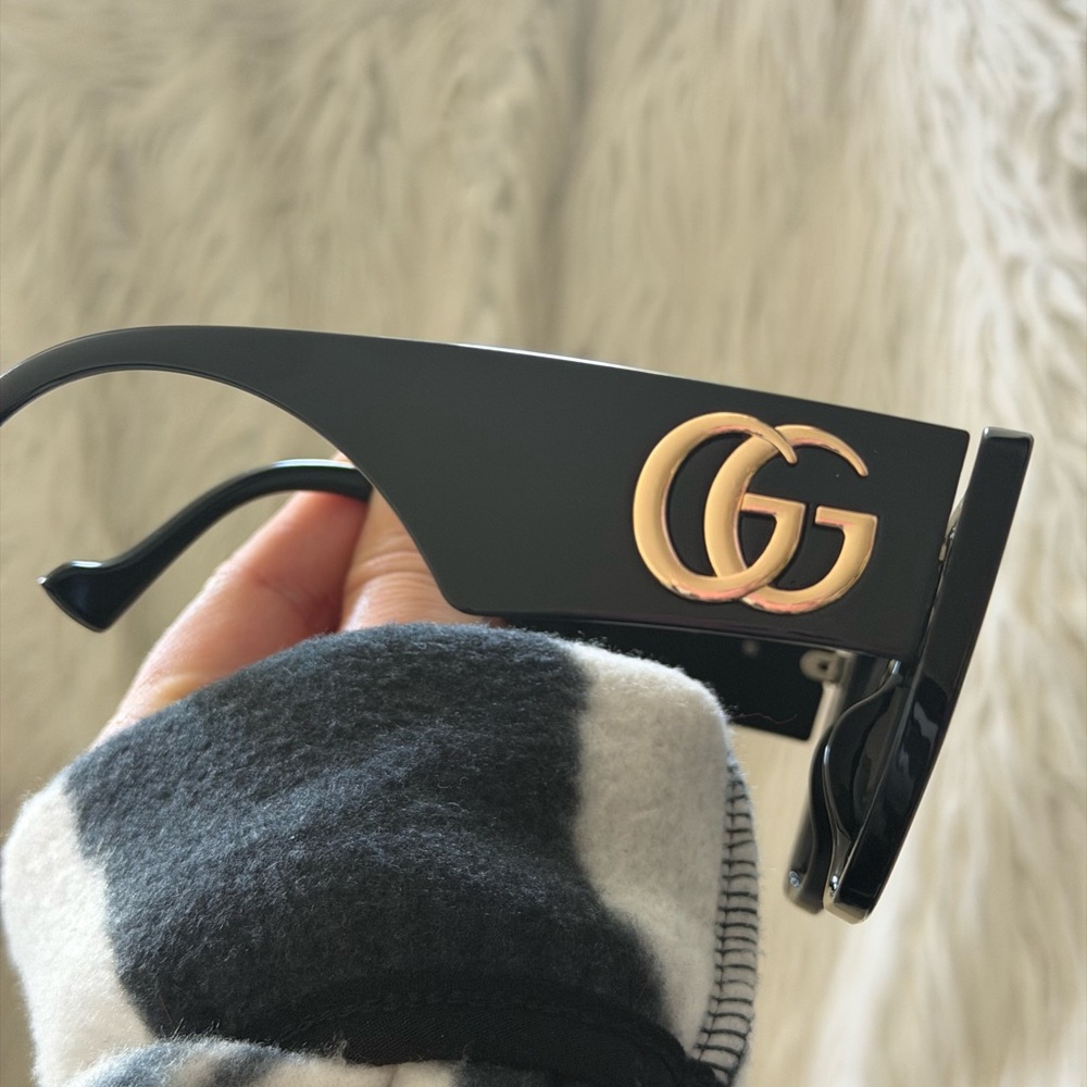 Gucci Black Sunglasses with Gold Double G Accent - Picture 9 of 10